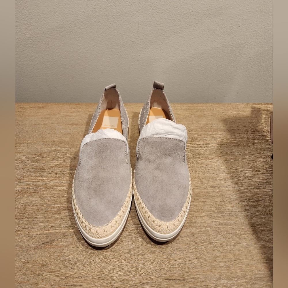 NWOT- Dolce Vita Gray yacht shoes.